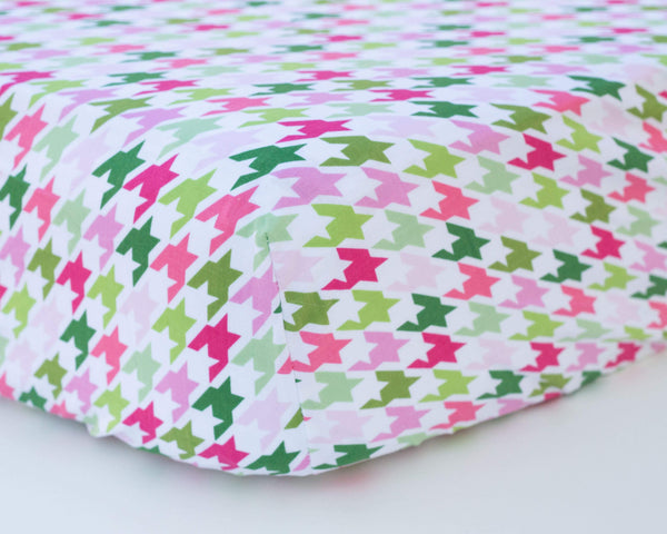 Pink & Green Houndstooth Infant Crib Sheet - Grey Duck & Co.